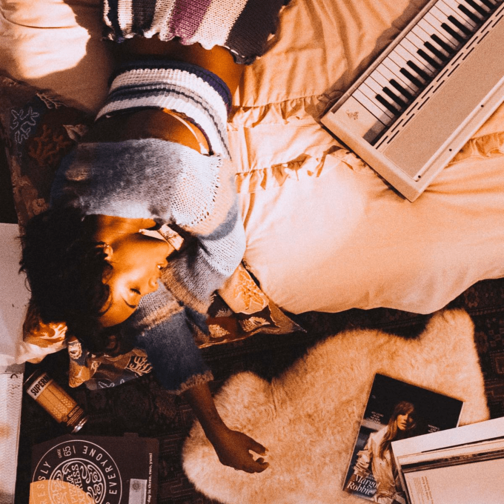 London singer-songwriter Rachel Chinouriri releases reflective acoustic version of "I'm Not Perfect (But I'm Trying)" along with an intimate music video.